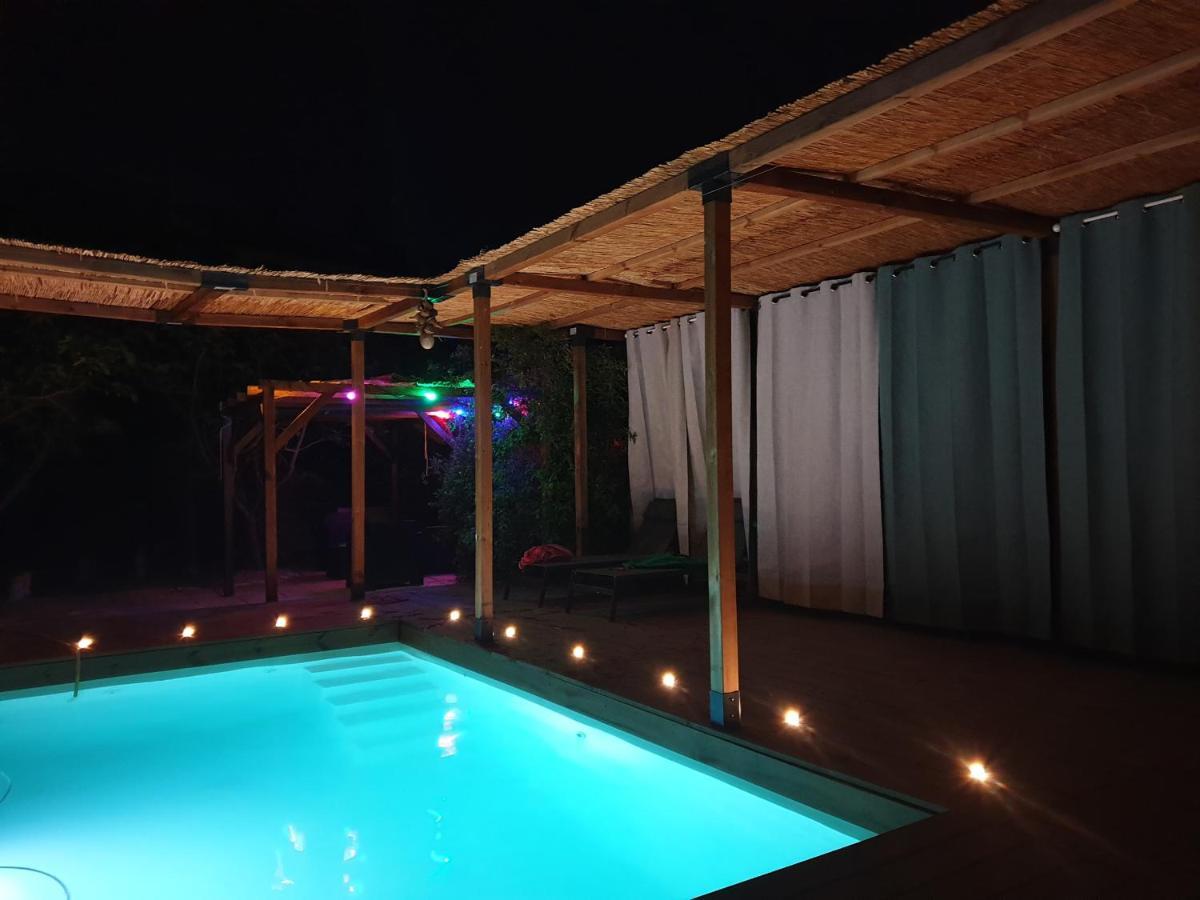 Bed and Breakfast Les 2 Droles D'Oiseaux Luc-sur-Orbieu Exterior foto