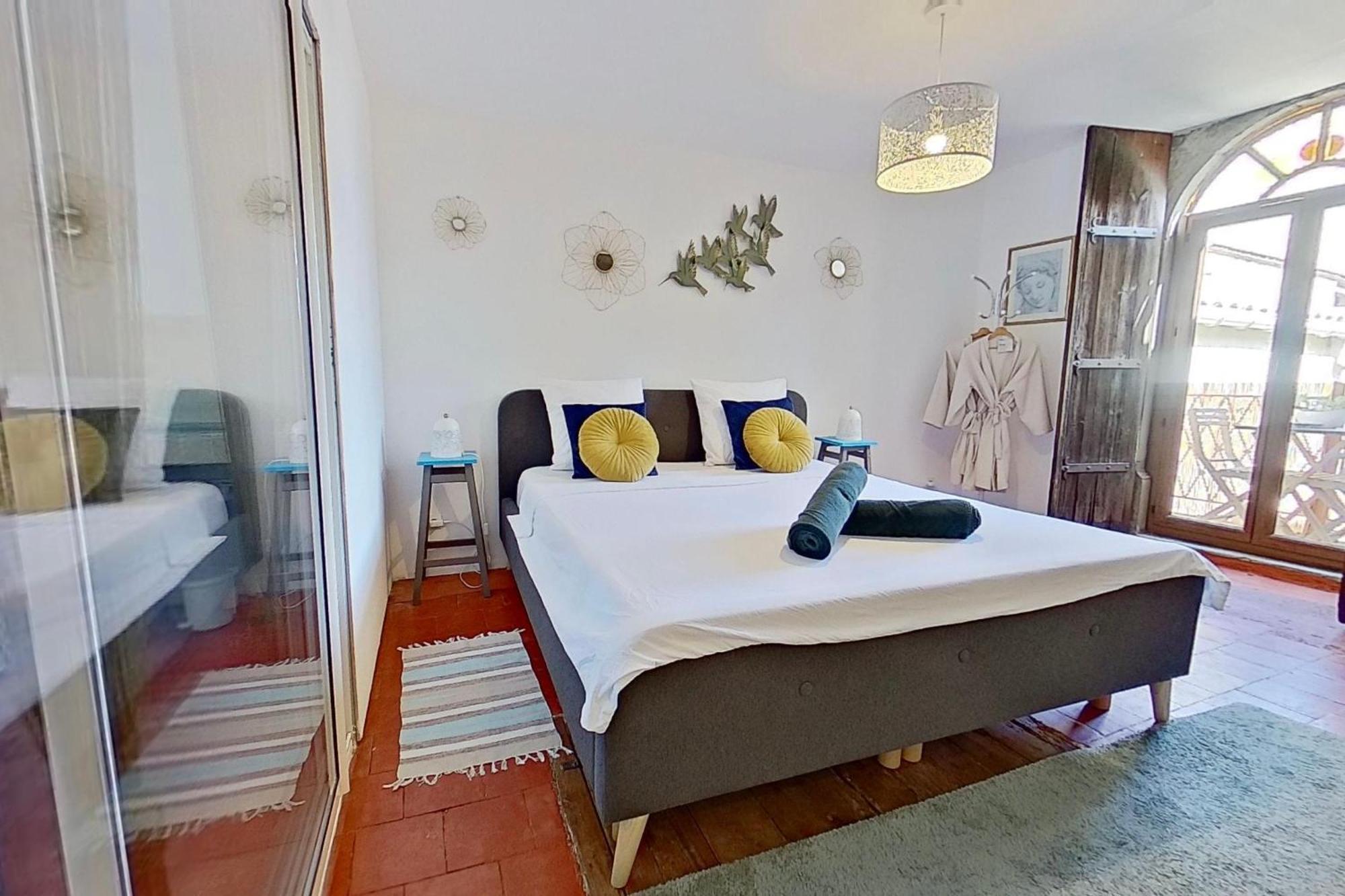 Bed and Breakfast Les 2 Droles D'Oiseaux Luc-sur-Orbieu Exterior foto