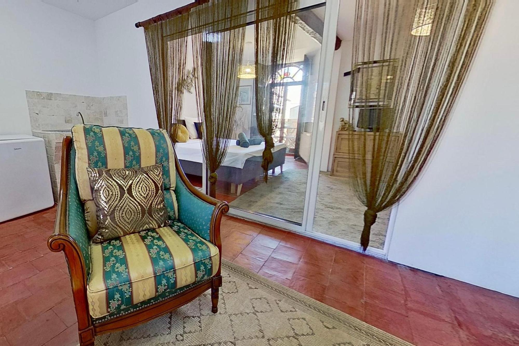 Bed and Breakfast Les 2 Droles D'Oiseaux Luc-sur-Orbieu Exterior foto