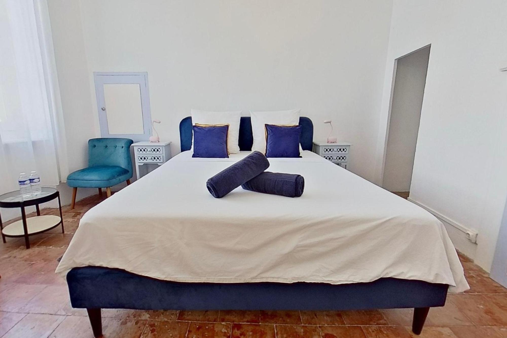 Bed and Breakfast Les 2 Droles D'Oiseaux Luc-sur-Orbieu Exterior foto