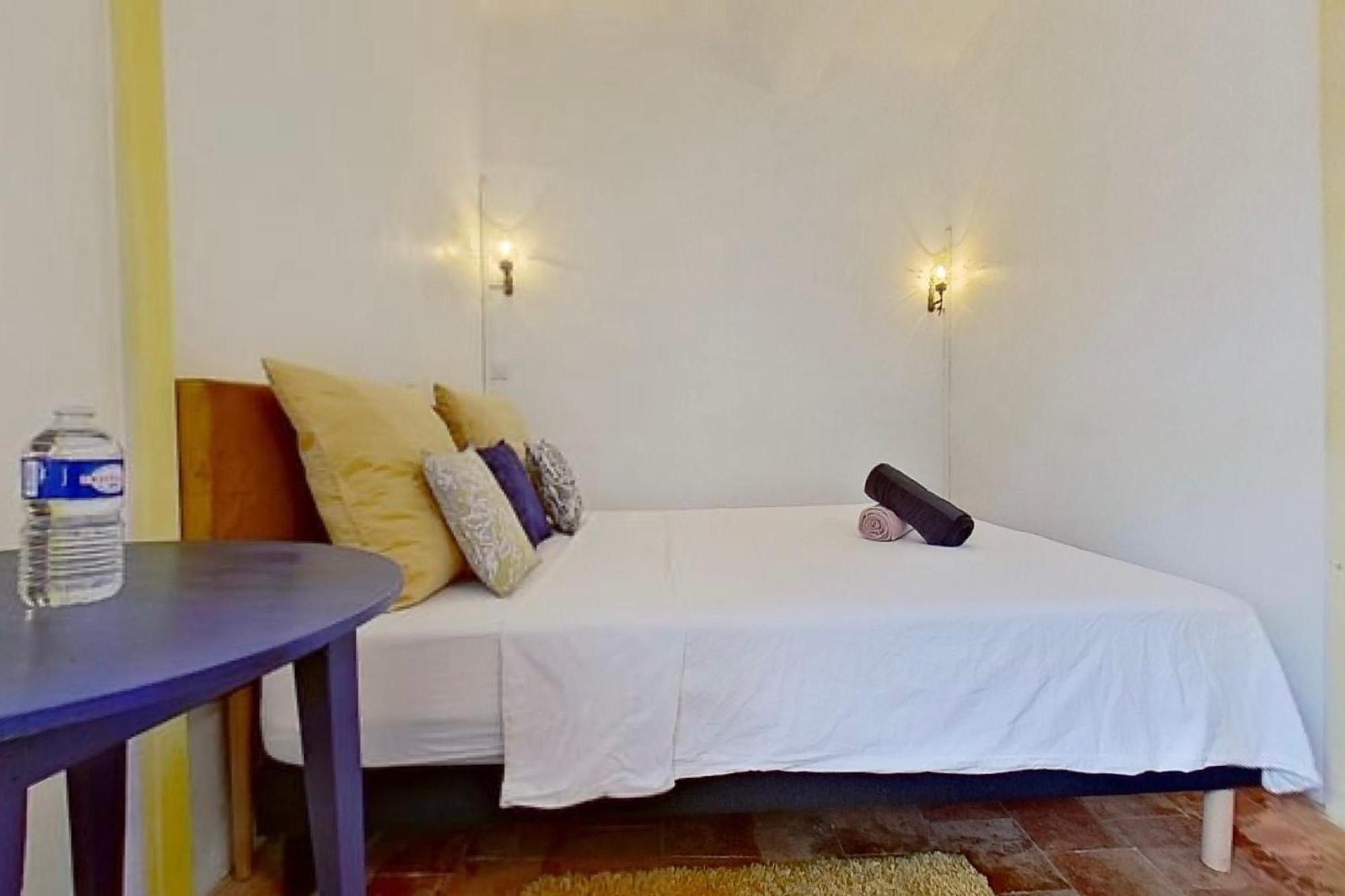 Bed and Breakfast Les 2 Droles D'Oiseaux Luc-sur-Orbieu Exterior foto